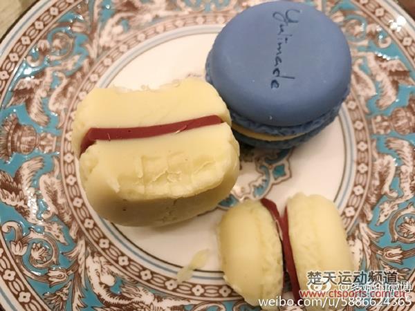 新年闹笑话 王励勤将球迷赠送肥皂当成马卡龙吃了