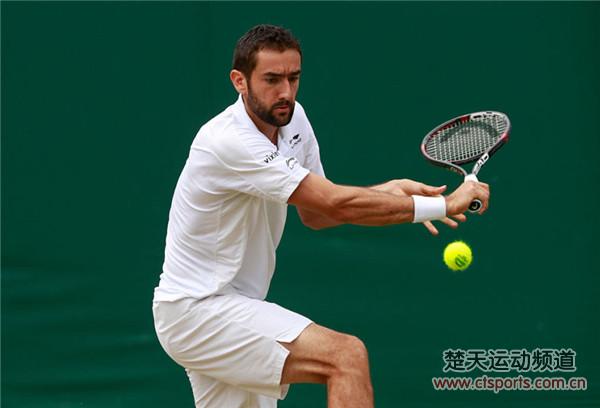 教你2种发球上网击球方法